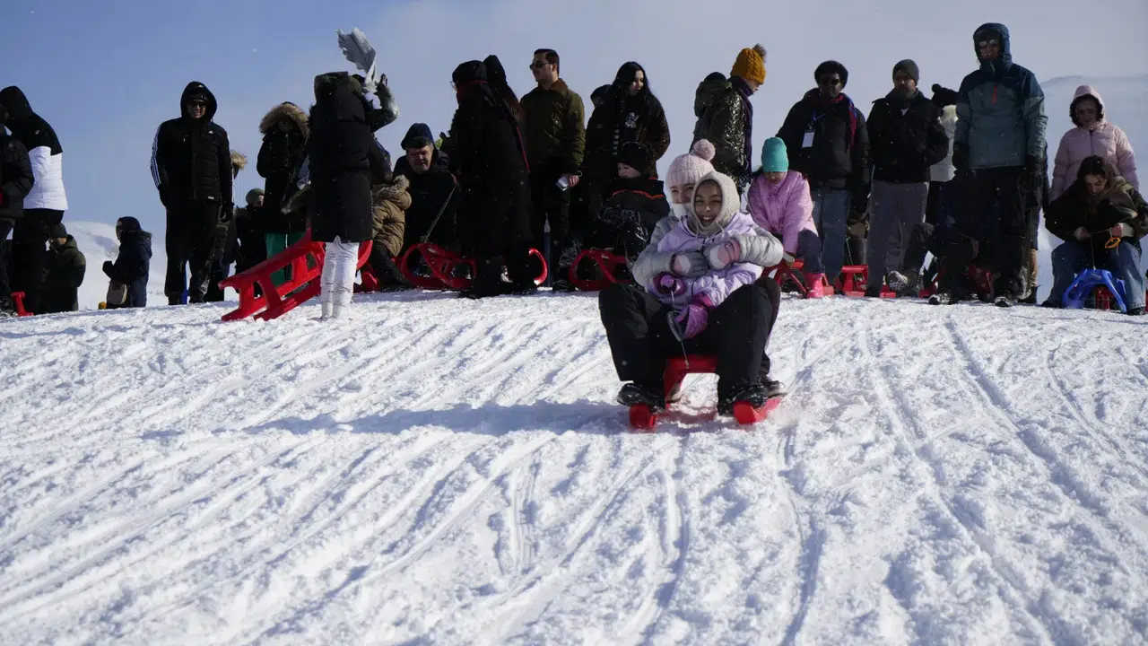 Karnesini Alan Oraya Akın Etti! Zigana Dağı’nda İğne Atsan Yere Düşmüyor