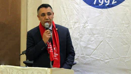 Başer: Cumhurbaşkanımızın fotoğrafının altına saklanıyor