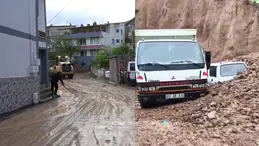 Gümüşhane'de Sağanak Yağış Sele Neden Oldu: Evler ve Araçlar Zarar Gördü