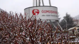 Gümüşhane kent merkezine mevsimin ilk karı yağdı