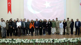 Gümüşhane'de duygusal anlar: "Kınalı Hasan" sahne alınca salon gözyaşlarına boğuldu!