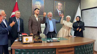 Nişan Yüzüklerini Taktıktan Sonra İlk Durakları AK Parti Oldu