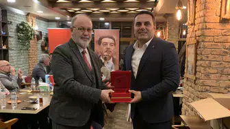 Eğitim-Bir-Sen’den Gümüşhane Üniversitesi’nin zirvedeki akademisyenlerine plaket