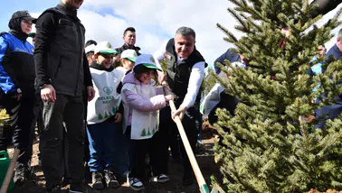 Gümüşhane'de Orman Haftası Kutlamaları: 750 Fidan Toprakla Buluşturuldu