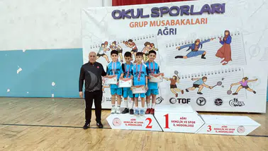 Ağrı’da Gümüşhane Rüzgarı: Badminton Takımımız Türkiye Finallerine Yükseldi