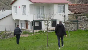 Gümüşhane'de Korkutan Görüntüler! "Balkona Çıktım, Ayıyla Karşı Karşıya Kaldım"