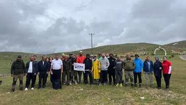 Çimen Dağı Eteklerinde Sarı Bahar: GÜDAK Cami Yurdu Yaylası'ndaydı