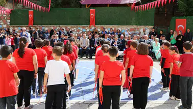 Gümüşhane'de İlköğretim Haftası Fevzipaşa İlkokulunda Coşkuyla Kutlandı