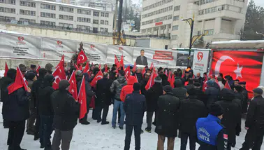 Esnaftan bayrağa saygı vurgusu