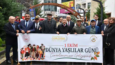 Gümüşhane Protokolü 1 Ekim Yaşlılar Günü Vesilesiyle Kıdemli Vatandaşlarla Bir Araya Geldi