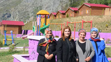 Bu Köy Başka Köy