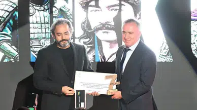 Gümüşhaneli senarist Elvan Ezber, en iyi senaryo ödülünü aldı