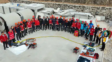 Gümüşhane'de gerçeğini aratmayan deprem tatbikatı