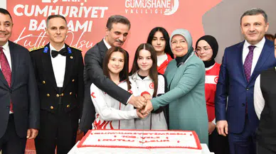 Gümüşhane'de Cumhuriyetin 102. yılında fener alayı ve kabul töreni düzenlendi
