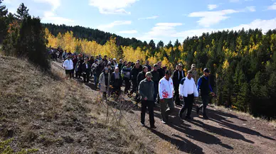 Gümüşhane’nin eşsiz sonbahar manzarasında gençlik buluşması