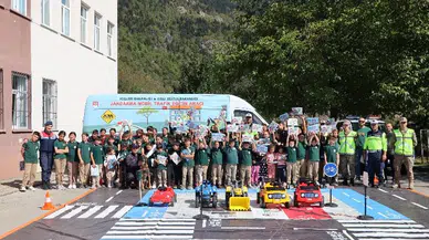 Kürtün’de öğrenciler uygulamalı trafik eğitimiyle bilinçlendi