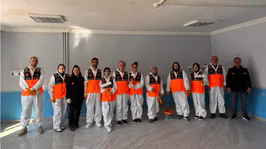 Gümüşhane'de Destek AFAD Gönüllüleri öğrenciler için sınıf boyadı