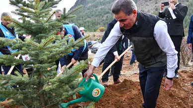 Gümüşhane'de “Yeşil Vatan Seferberliğinde” fidanlar toprakla buluştu