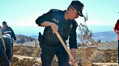 Gümüşhane Emniyetinden şehitler için 500 fidan