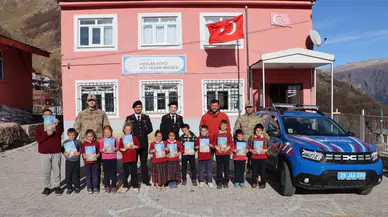 Jandarma’dan Akocak İlkokulu’na anlamlı ziyaret