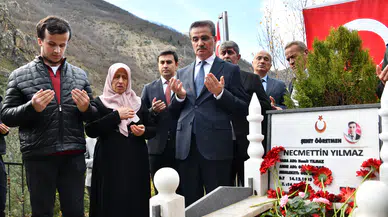 Şehit Öğretmen Necmettin Yılmaz Öğretmenler Gününde kabri başında anıldı
