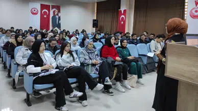 Kelkit'te Üniversitelilere hayat dersleri: Evlilik ve bağımlılık masaya yatırıldı