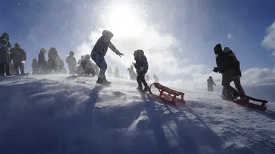 Kar Hasreti Çeken Oraya Koştu: Zigana’da Adım Atacak Yer Kalmadı!