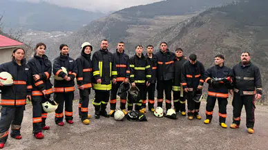 Üniversite Öğrencileri Özkürtün’deki yangına hızır gibi yetişti