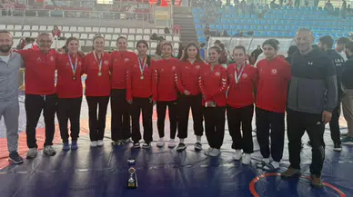 Gümüşhane Üniversitesi güreş takımı Türkiye şampiyonu oldu