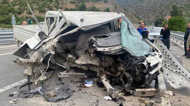 Gümüşhane-Trabzon yolunda feci kaza: 1 ölü, 3yaralı