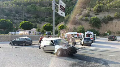Karaca Mağarası Kavşağında Feci Kaza: 1'i Bebek, 7 Kişi Yaralandı