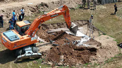 Gümüşhane’de yaylalardaki kaçak yapılar yıkılıyor