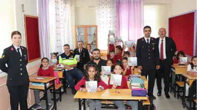 Yeni Eğitim Öğretim Yılının İlk Gününde Jandarmadan Anlamlı Ziyaret