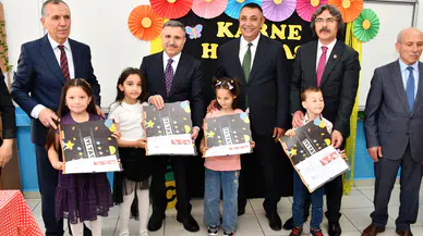 Gümüşhane'de 17 bin 183 öğrenci karne sevinci yaşadı