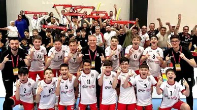 Türk Voleyboluna 62 Kupa Kazandıran Şeref Tok’tan Tarihi Başarı