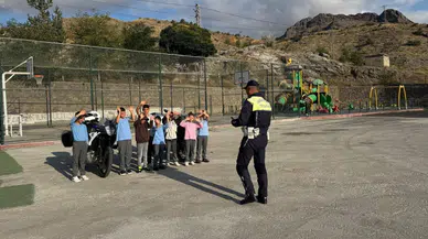 Jandarmadan Gümüşhane'de Öğrencilere Güvenli Yolculuk Eğitimi