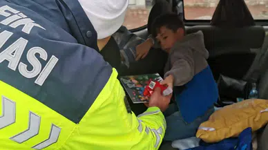 Karnesini alan yola çıktı, ilk tebrik Jandarma’dan geldi