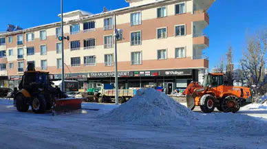 Şiran’da karla mücadele devam ediyor