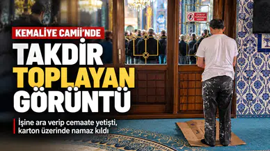 Kemaliye Camii'nde Takdir Toplayan Görüntü