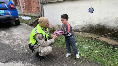 Gümüşhane'de minik kalplere Jandarma dokunuşu