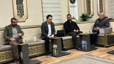 "Ferrari Neden Reklam Yapmaz?" Doç. Dr. Ersin Diker Reklam Dünyasının Sırlarını Gümüşhane’de Anlattı