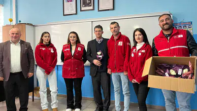 Türk Kızılay Gümüşhane Şubesi’nden Eğitim Camiasına Anlamlı Vefa Ziyareti