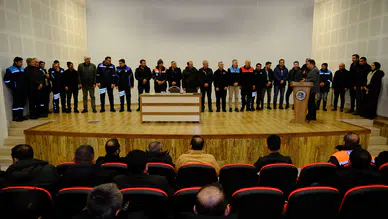 Başkan Kara kesenin ağzını açtı! Bir maaş ikramiye ve alışveriş çeki...