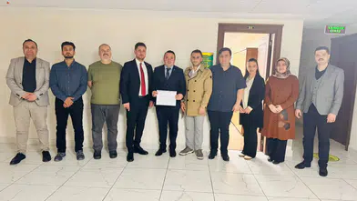 Ünlü ve yönetimi mazbatasını aldı