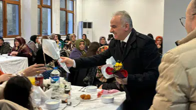 Tekke Belediyesi’nin 8 Mart Dünya Kadınlar Günü iftar programı yoğun ilgi gördü