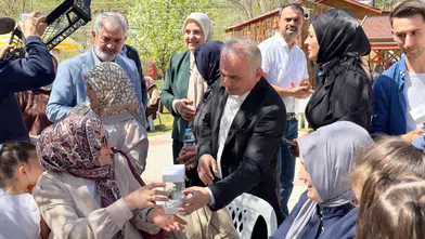 Tekke’de Anneler Günü’nde duygusal anlar: Gönüllere dokunuldu!