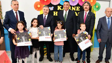 Gümüşhane'de 17 bin 183 öğrenci karne sevinci yaşadı
