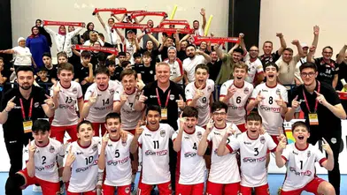 Türk Voleyboluna 62 Kupa Kazandıran Şeref Tok’tan Tarihi Başarı