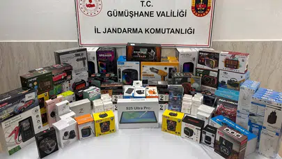 Jandarma yol kontrolünde 500 bin TL değerinde kaçak elektronik ürün ele geçirdi