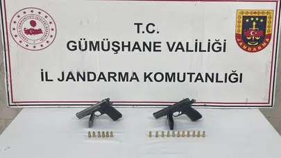 Kürtün’de Jandarma Sıkı Takipte: Ruhsatsız Tabancalara El Konuldu